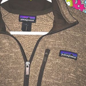 patagonia pullover zip up